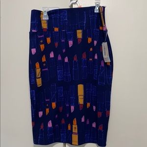 Lularoe navy lipstick print Cassie size m NWT